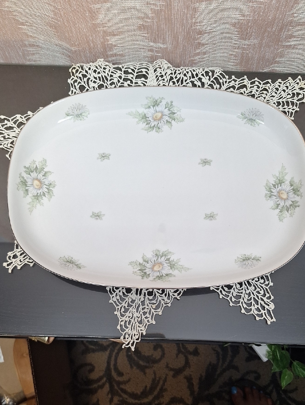 White Porcelain Serving Platter with Green Daisy Motif